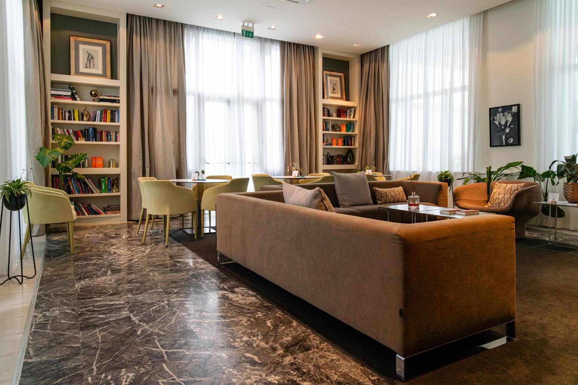 Araba Fenice Hotel Iseo Exterior photo